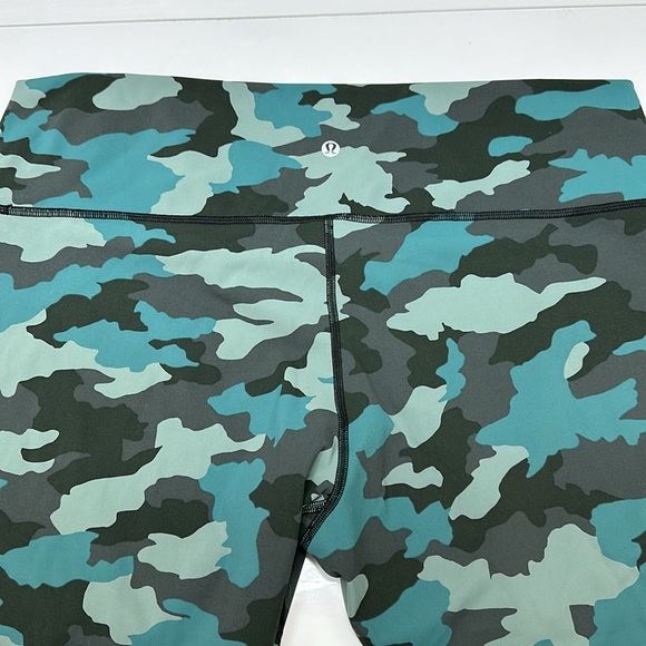 LIKE NEW! Lululemon Wunder Under High-Rise Tight 25" Camo - Picture 13 of 16